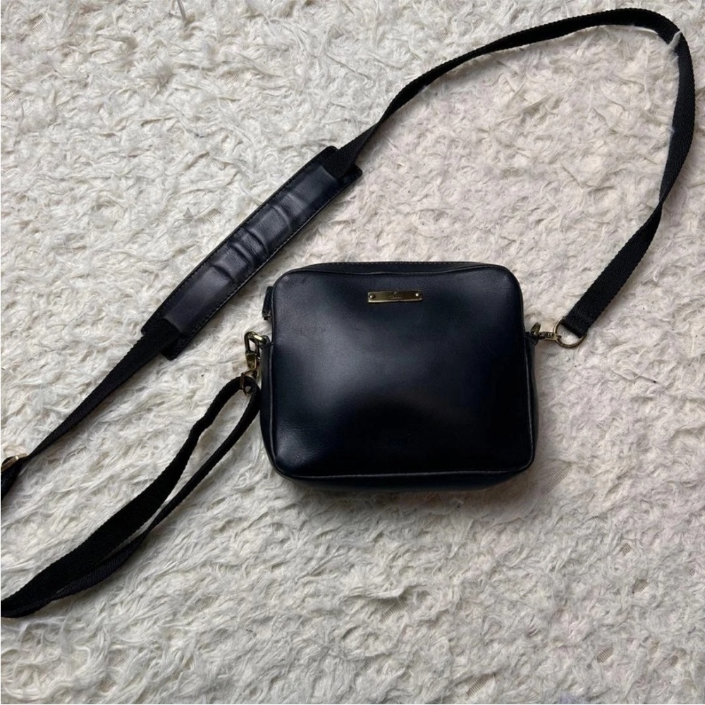 Gucci Black Leather Crossbody Bag with Gold Accents - Picture 3 of 9